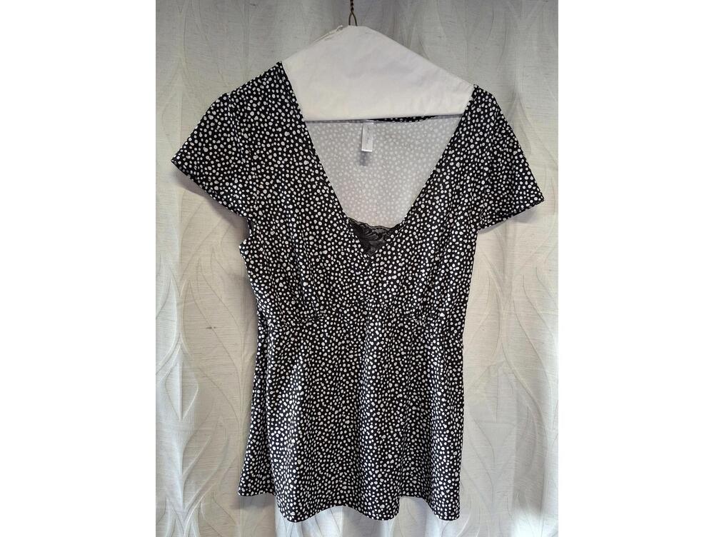Chic Women's Marilyn Monroe Polka Dot V-Neck Top - Perfect for Any Occasion